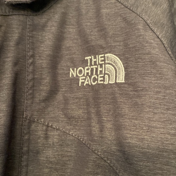 The North Face Hyvent womens ski jacket - Picture 3 of 7